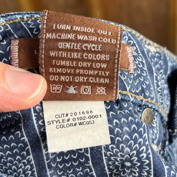 Paige Women's Laurel Canyon Boot Jeans Low Rise Medium Wash Size 26 - Picture 10 of 10